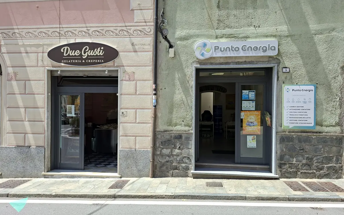 Esterno della sede Punto Energia in Piazza Cavour a Torriglia